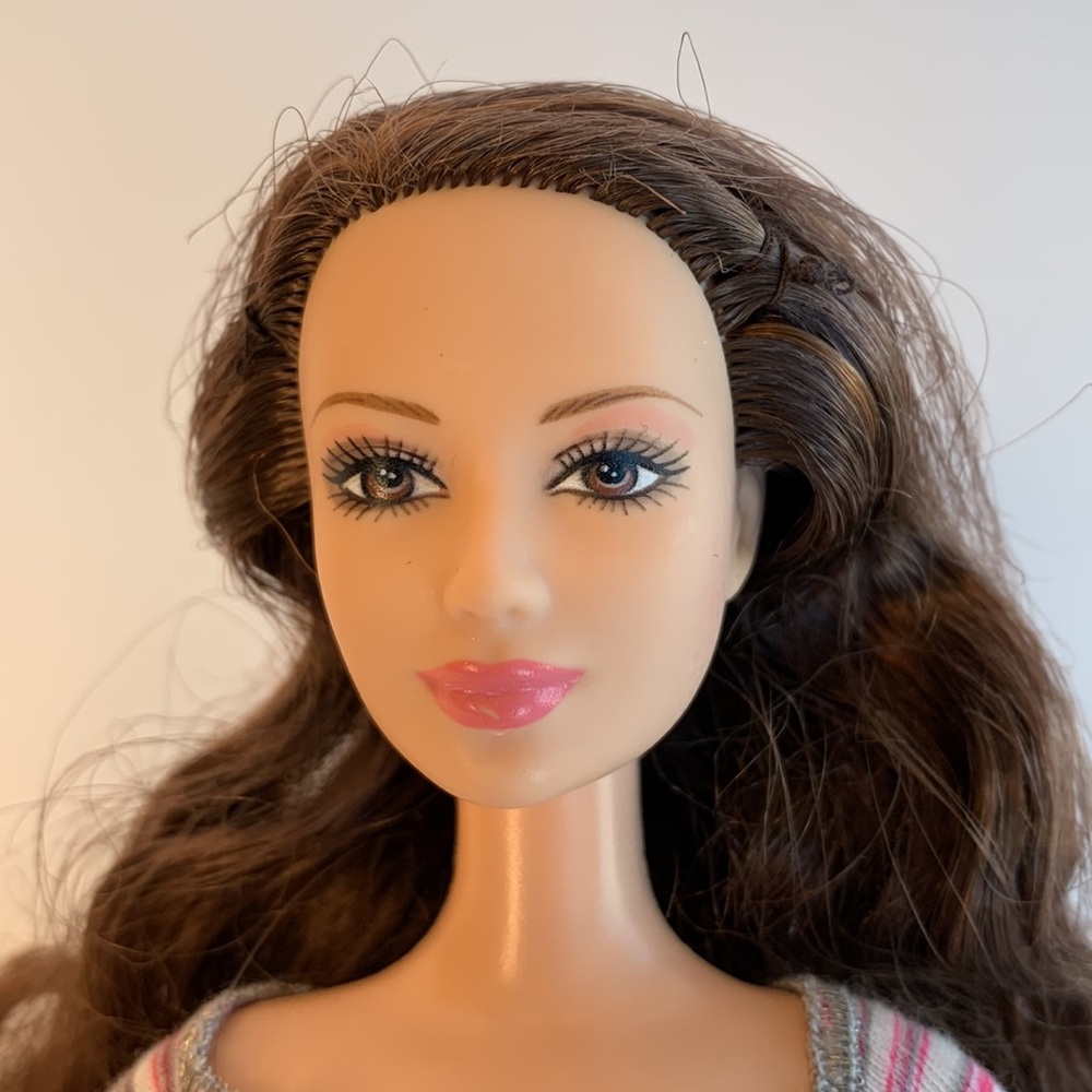 Mattel -Barbie Doll Lea Happy Family Neighborhood G4336 - Rare! TLC please read
